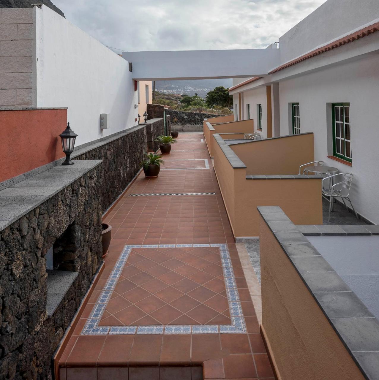 Apartamentos Las Casitas Frontera Eksteriør billede